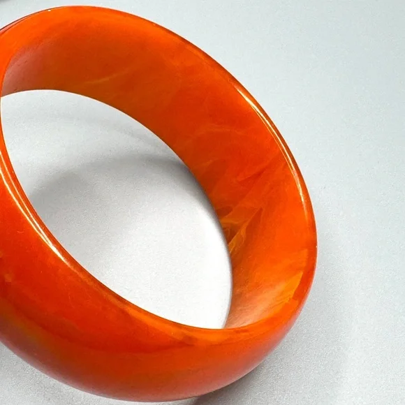 VTG Lot-of-3 Bakelite (tested) Bangle Bracelets in Marble Red, Orange & Black